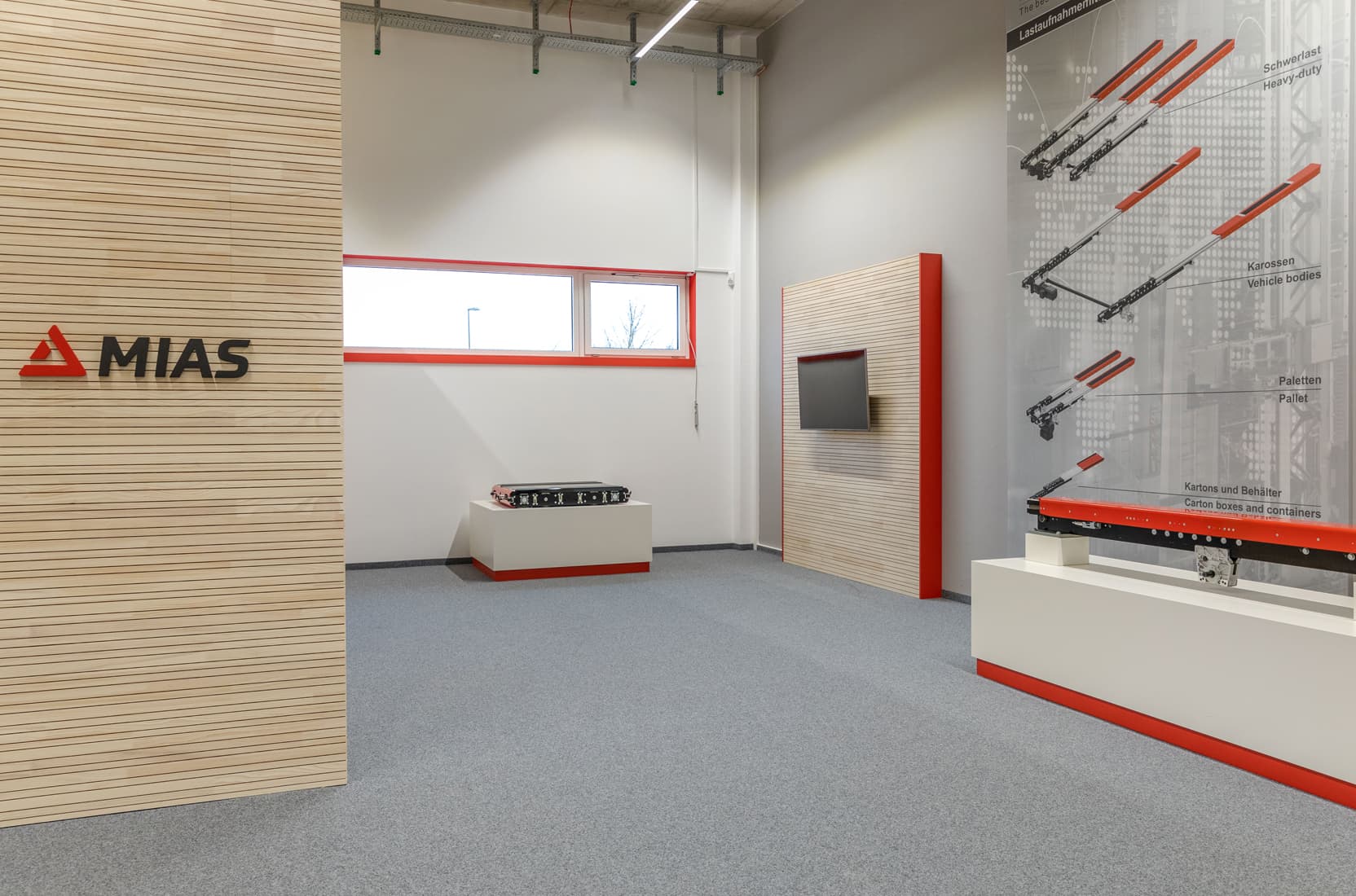 Showroom-bei-Mias-von-deka-messebau