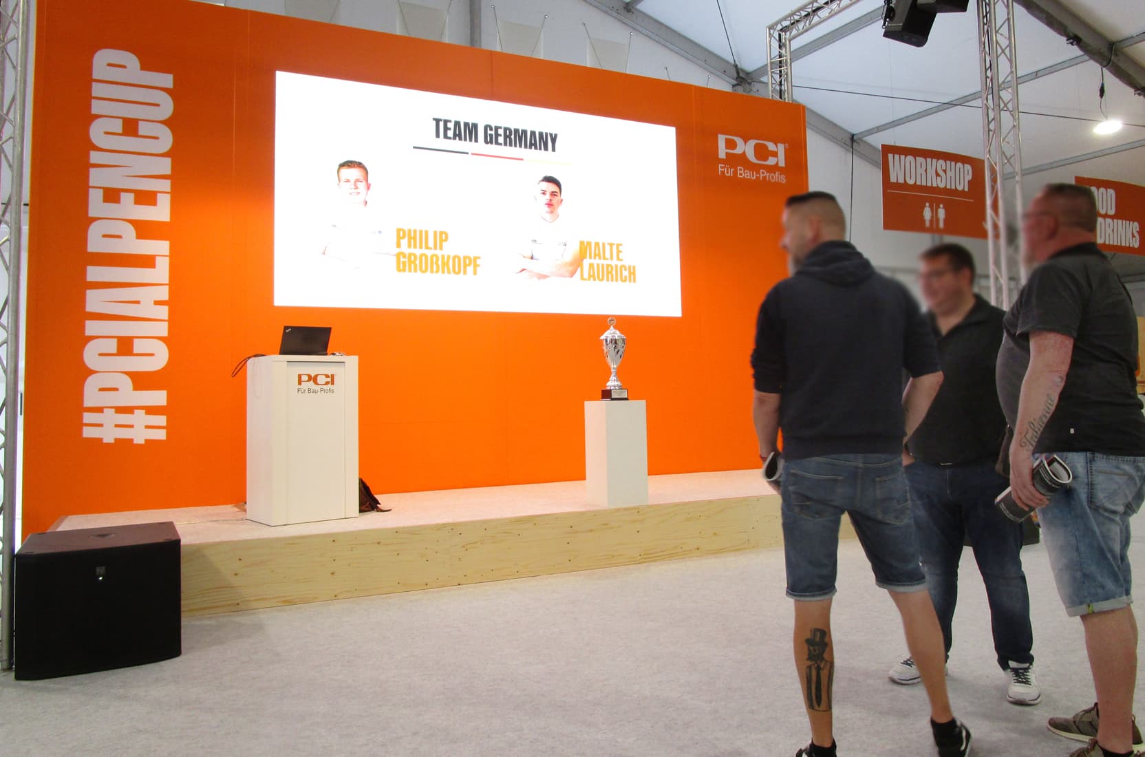 Große LED-Wand beim PCI-Alpencup