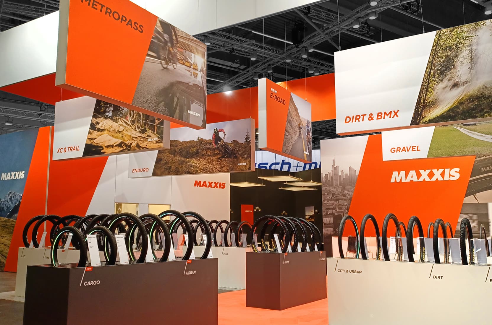 Messestand von Maxxis auf der Eurobike 2022