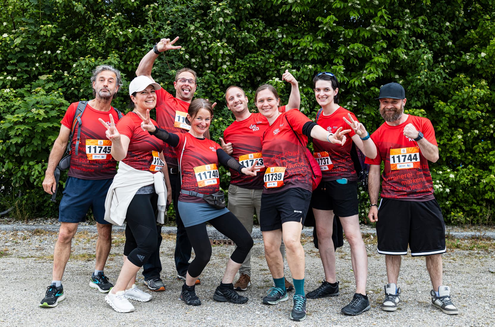 Teamfoto von deka messebau beim M-Net-Firmenlauf 2024