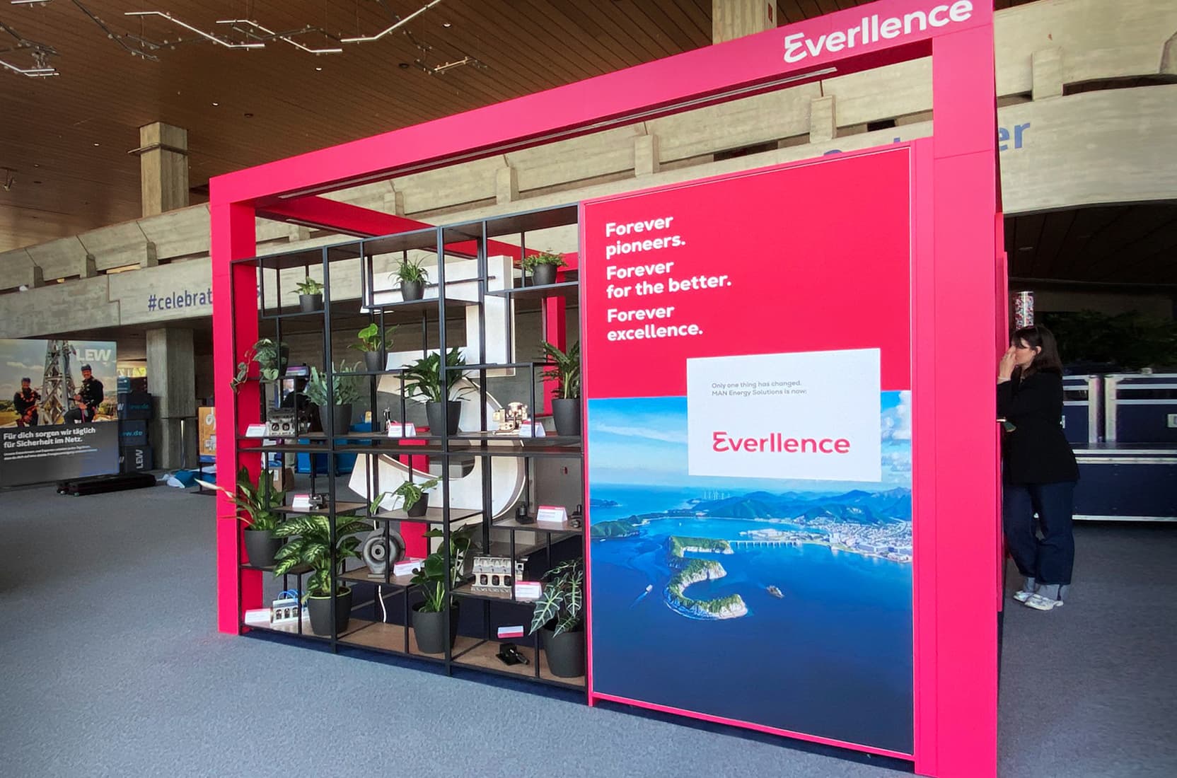 Der Messestand von everllence auf dem rocketeer festival in augsburg